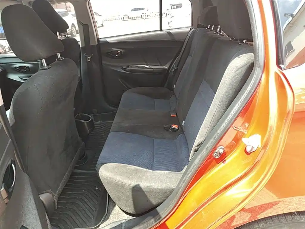 Toyota Yaris L 2017 — фото 17
