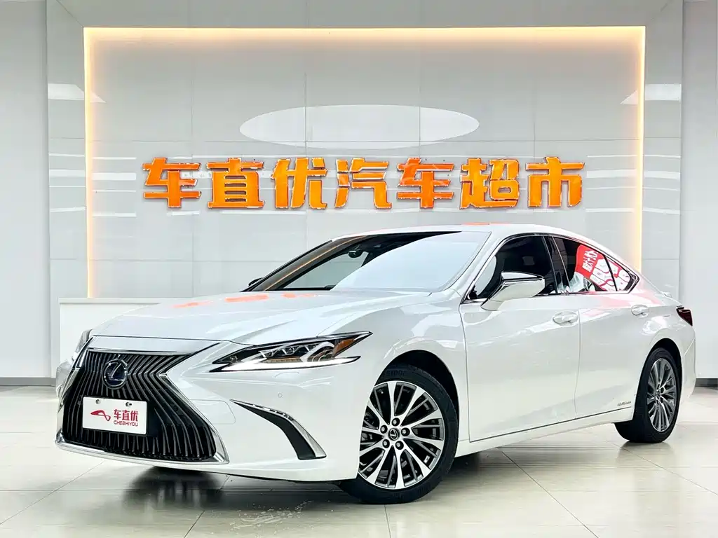 Lexus ES 2021 — фото 1