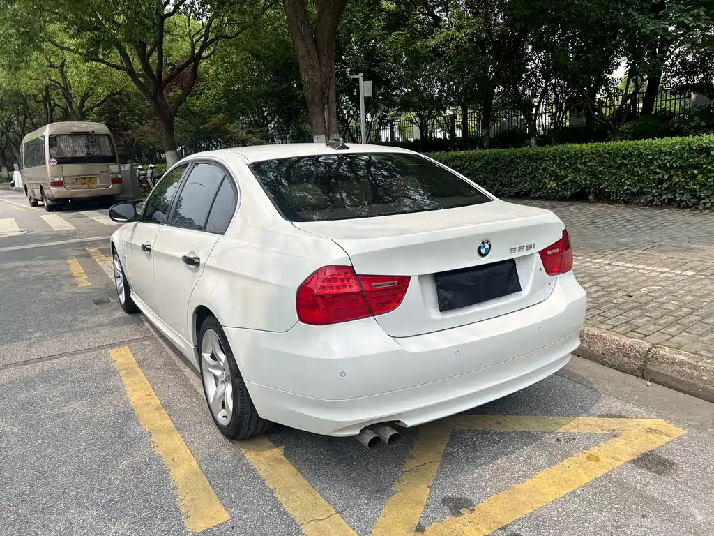 BMW 3 Series 2011