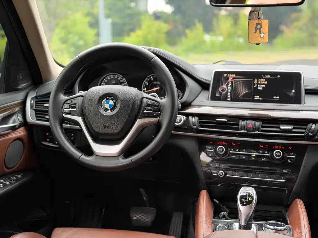 BMW X6 2015 — фото 8