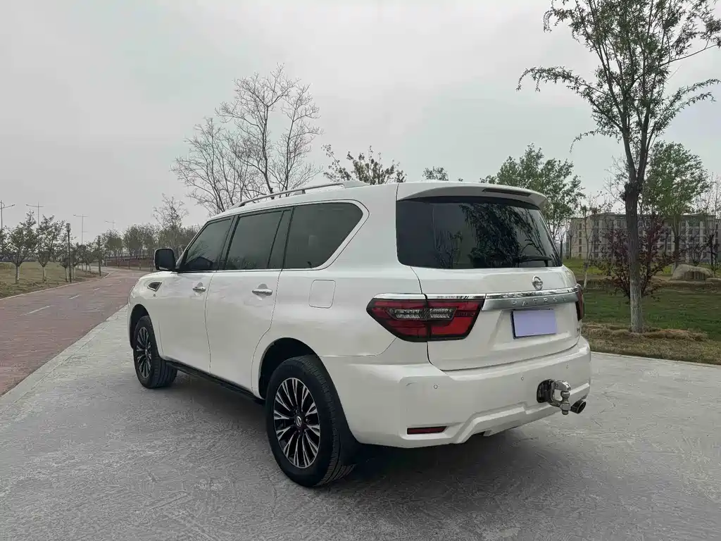 Nissan Patrol 2018 — фото 11