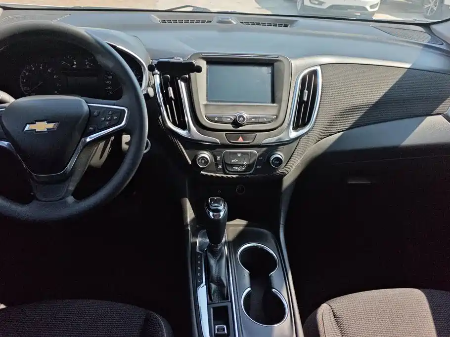 Chevrolet Equinox 2017 — фото 13