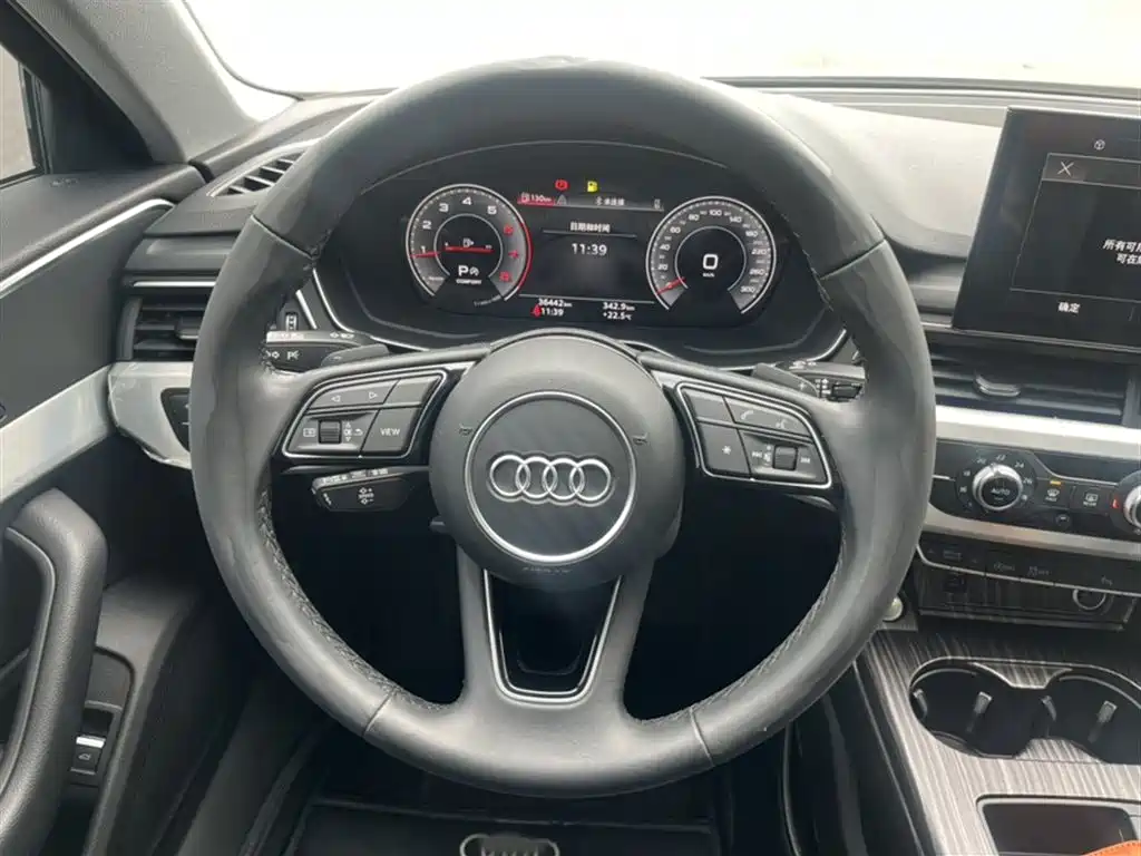Audi A4L 2023 — фото 19