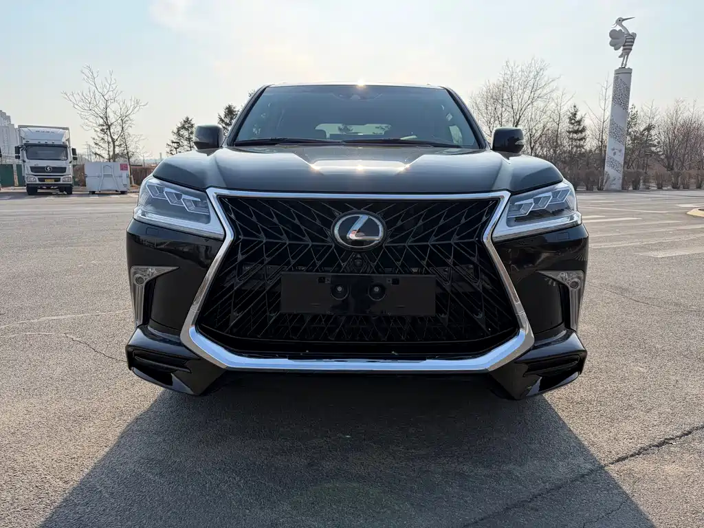 Lexus LX 2018 — фото 2