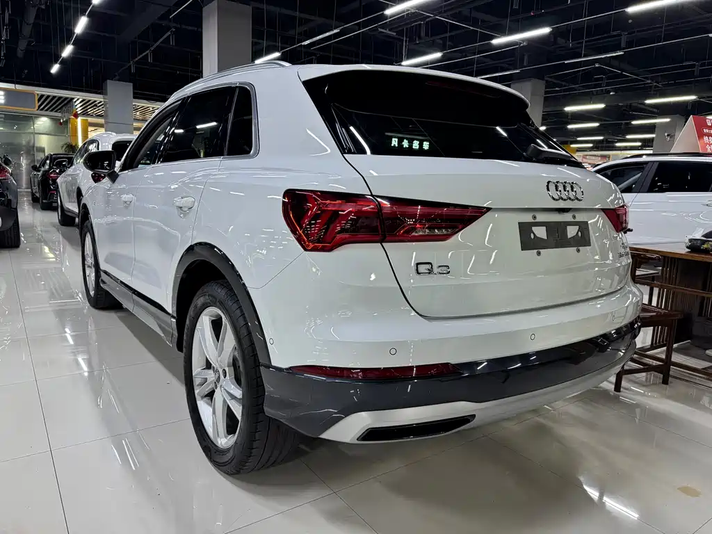 Audi Q3 2022 — фото 17