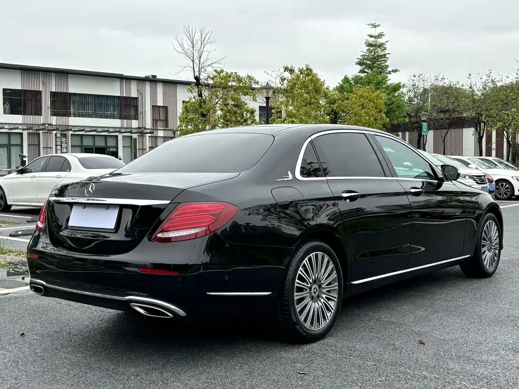 Mercedes-Benz E-Class 2019 — фото 27