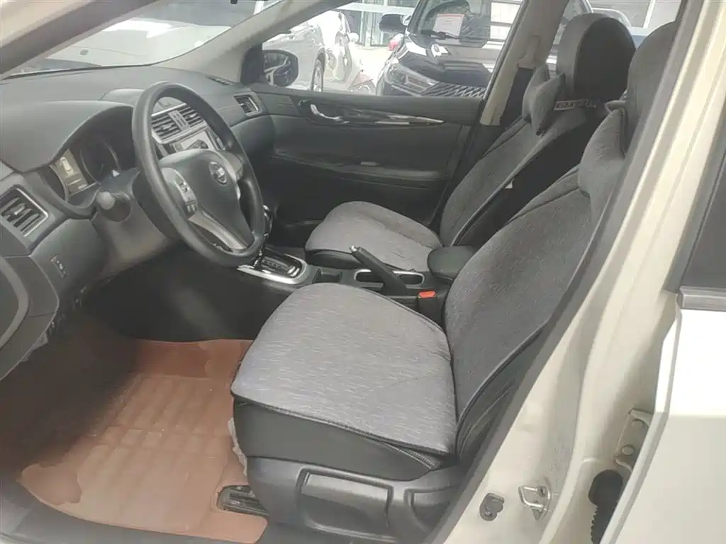 Nissan Tiida 2018 — фото 15