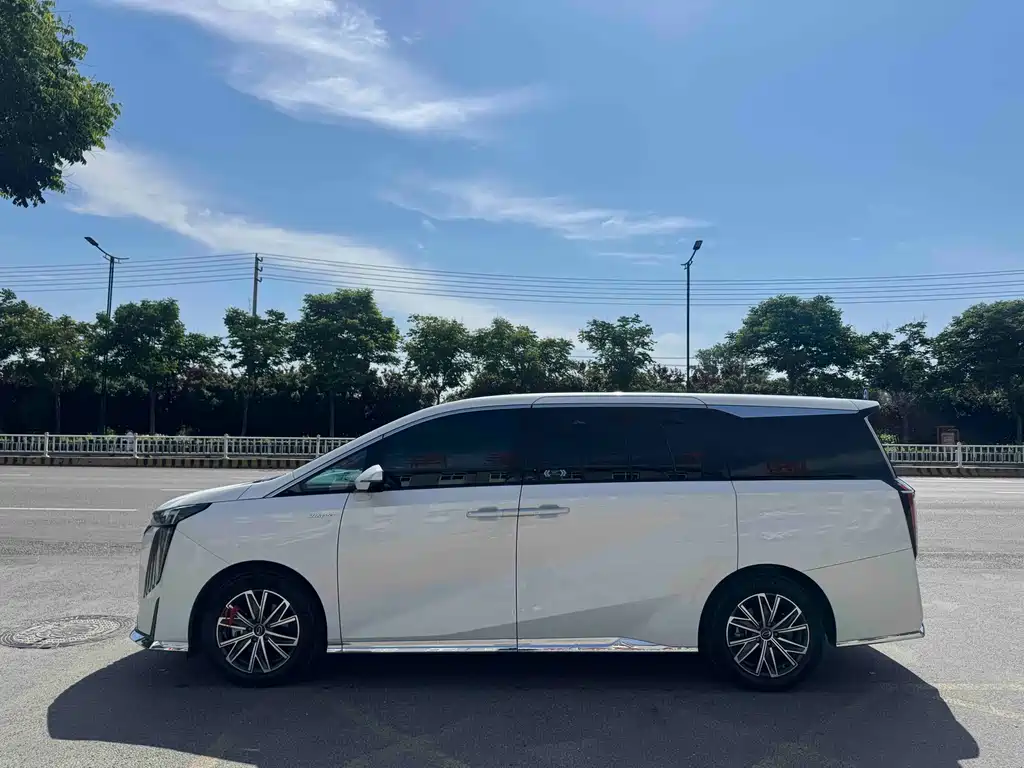 GAC Motor Trumpchi M8 2025 — фото 2