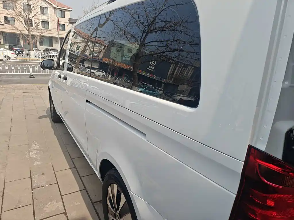 Mercedes-Benz Vito 2022 — фото 23