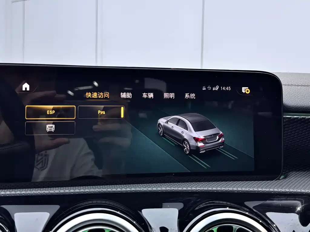 Mercedes-Benz A-Class 2022 — фото 14