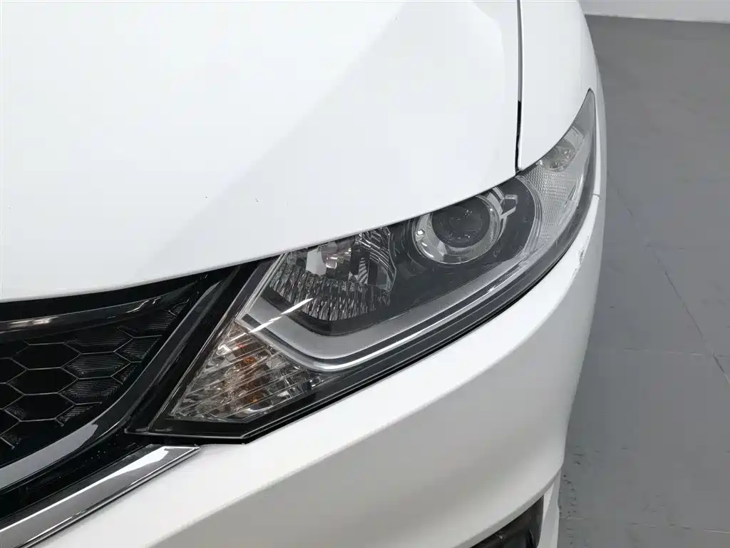 Honda Jade 2015