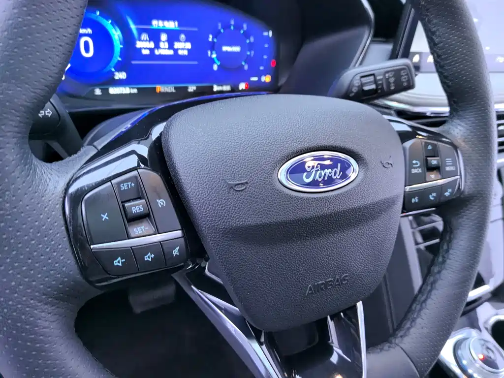 Ford Escape 2021 — фото 11