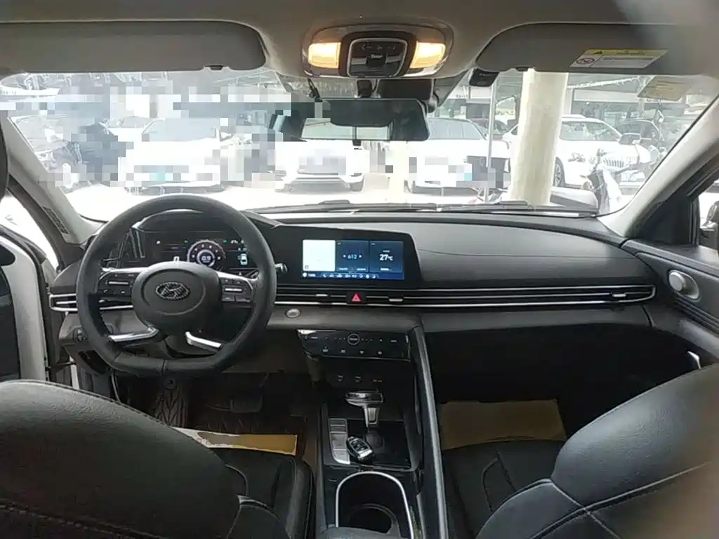 Hyundai Elantra 2020 — фото 10