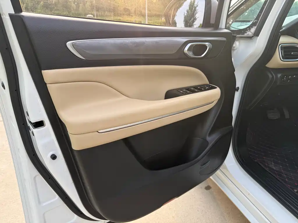 GAC Trumpchi M6 2022 — фото 11