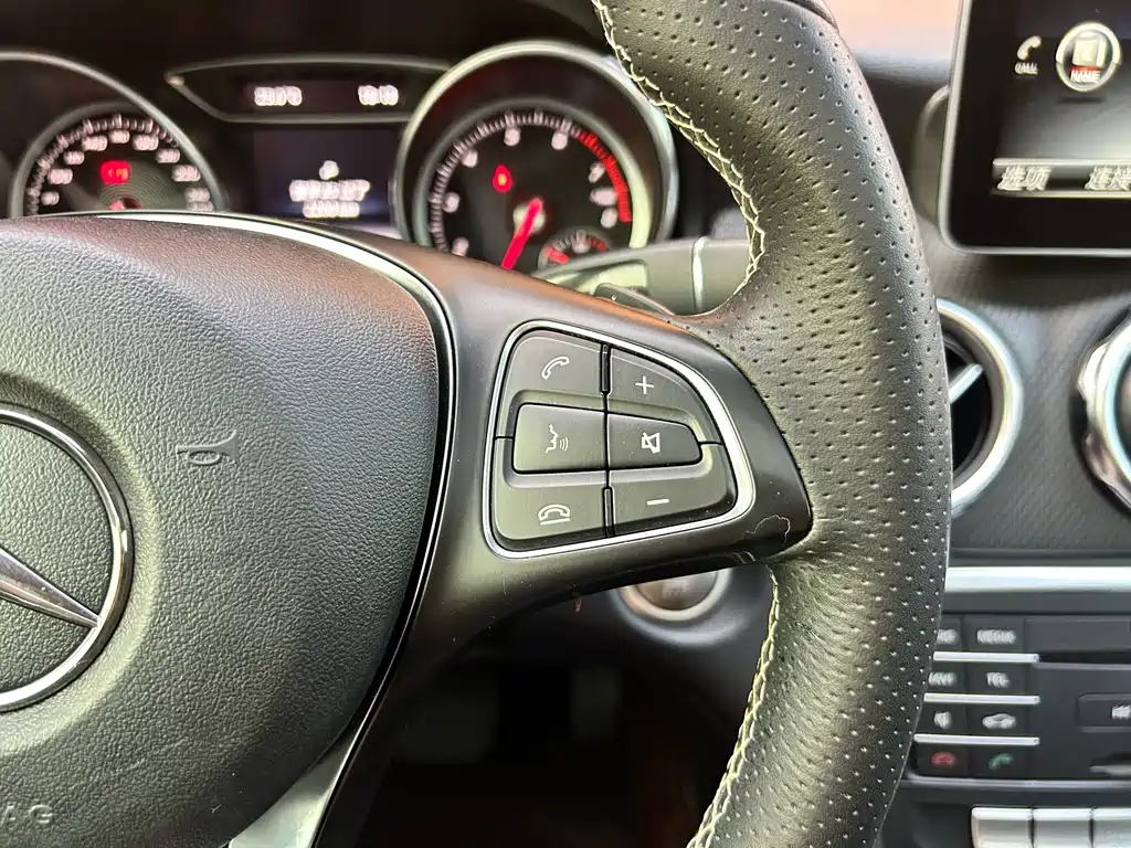 Mercedes-Benz GLA 2018 — фото 23