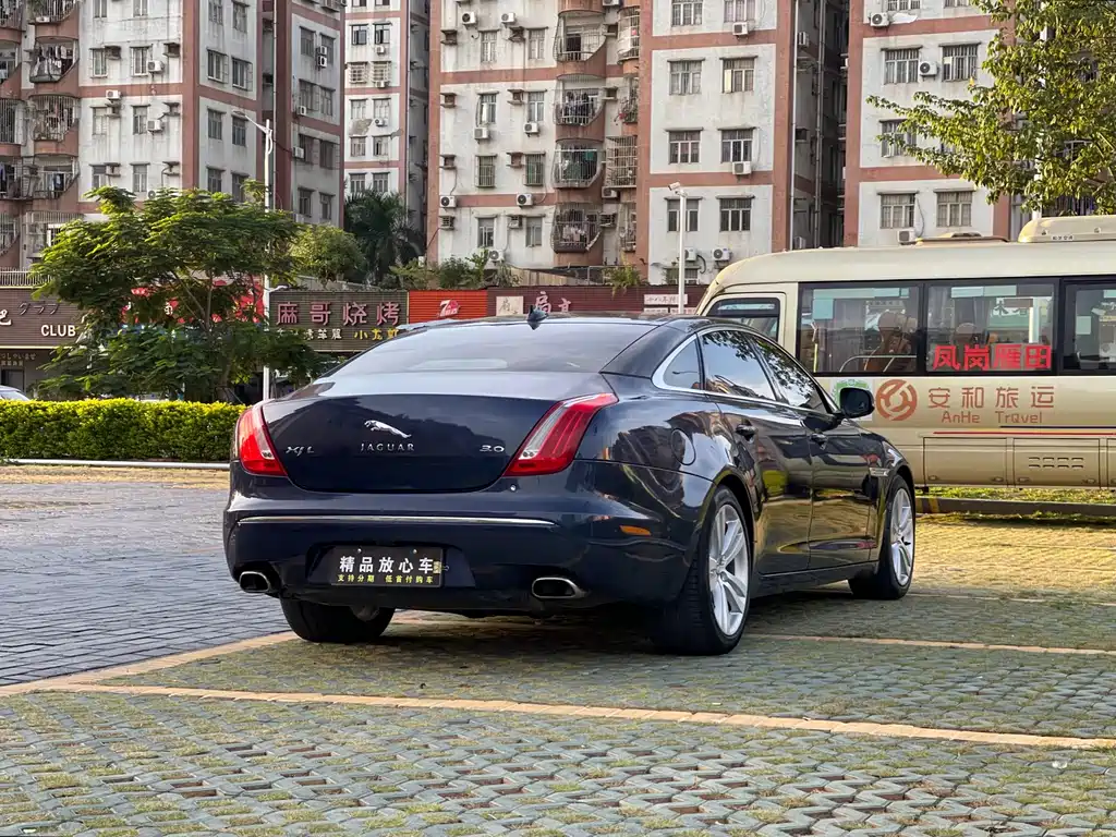 Jaguar XJ 2014 — фото 6