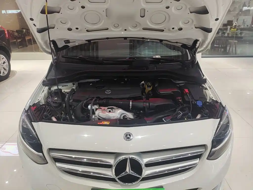 Mercedes-Benz B-Class 2018 — фото 16