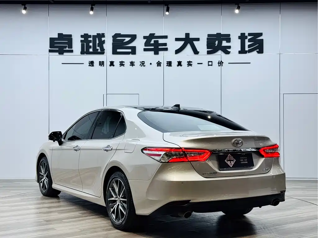 Toyota Camry 2021 — фото 5