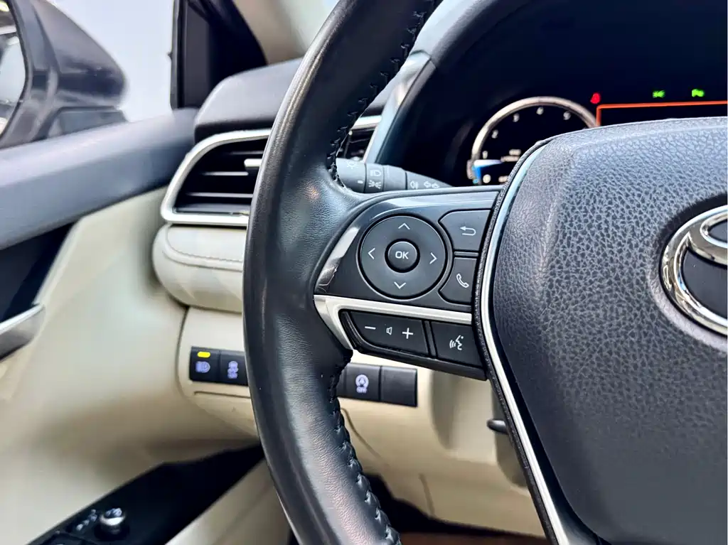 Toyota Camry 2021 — фото 20