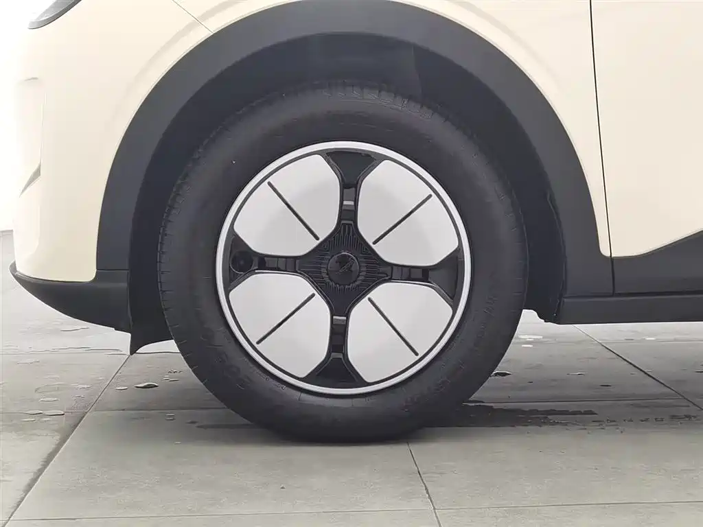 Geely Galaxy Starwish 2025 — фото 17