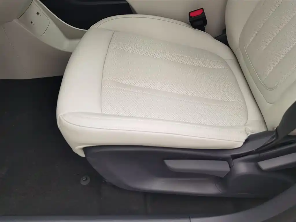 Geely Galaxy Starwish 2025 — фото 20