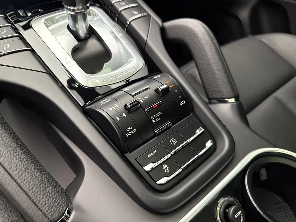 Porsche Cayenne 2015 — фото 15