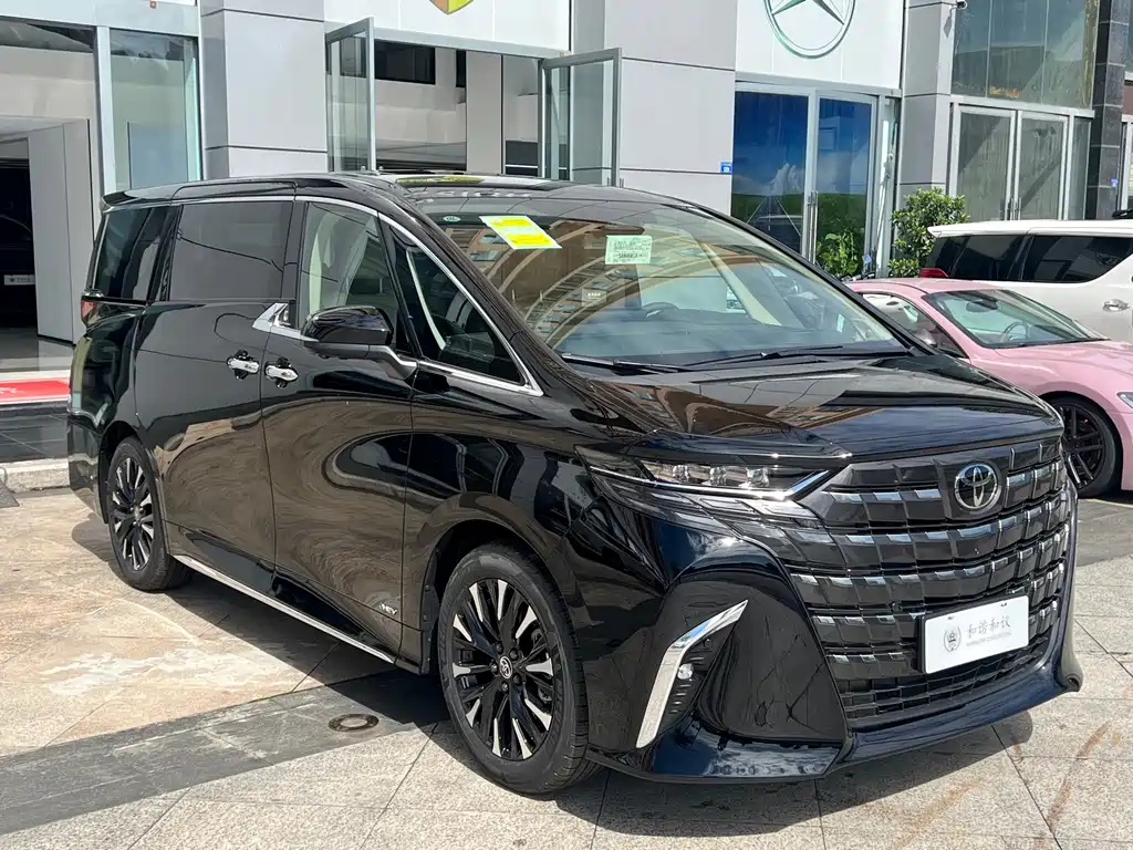 Toyota Alphard — фото 3
