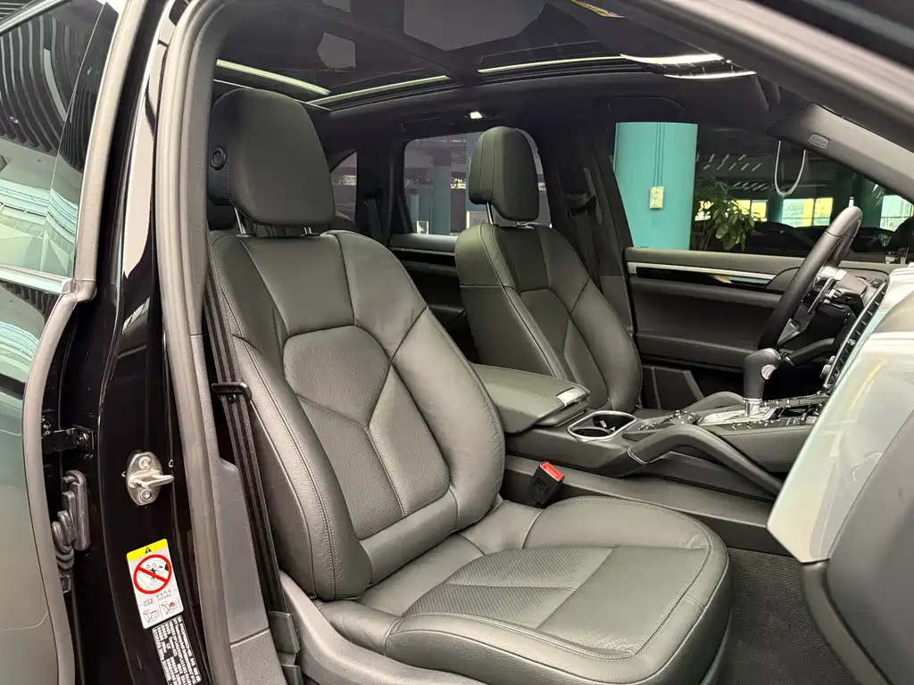 Porsche Cayenne 2015 — фото 24