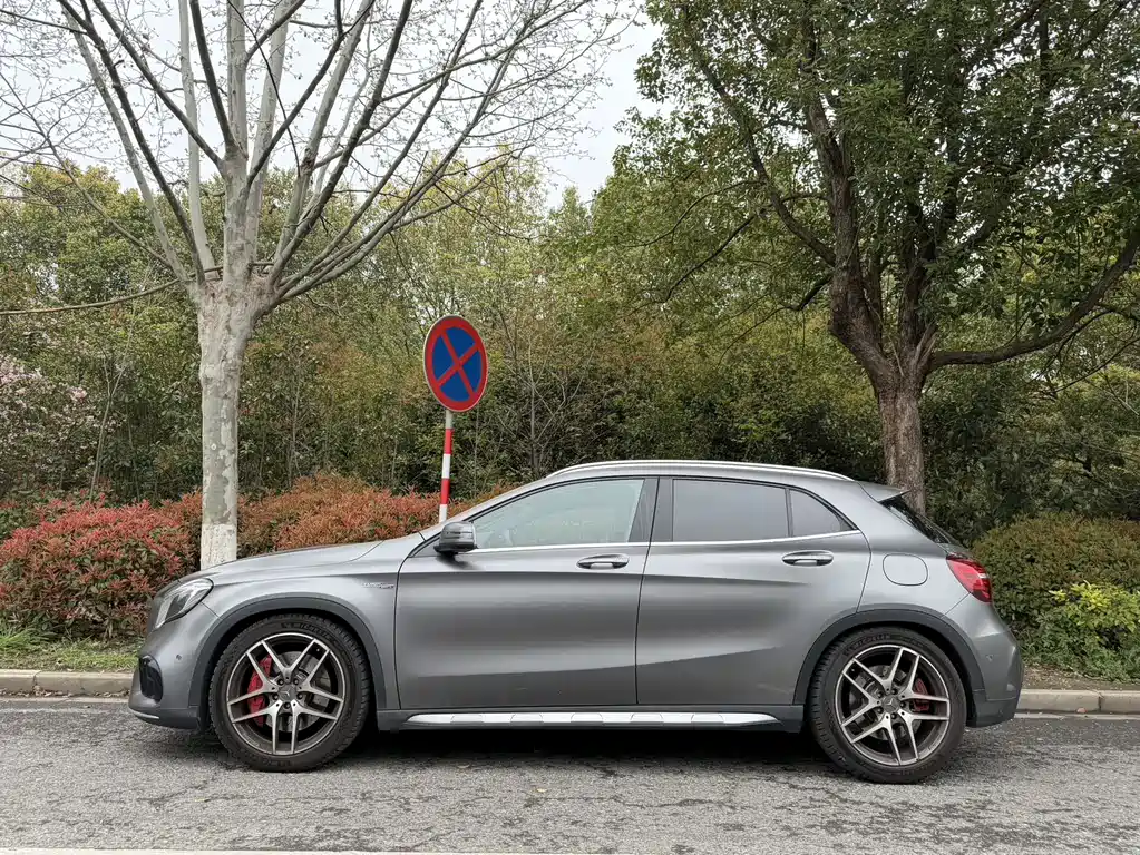 Mercedes-Benz GLA AMG 2018 — фото 3