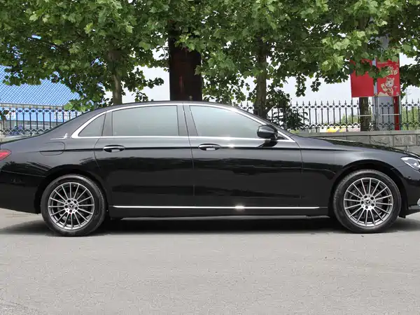 Mercedes-Benz E-Class 2022