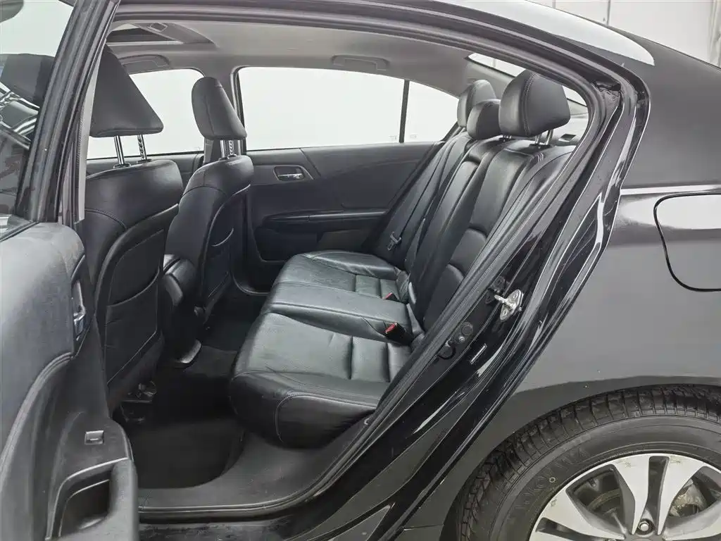 Honda Accord 2014 — фото 15