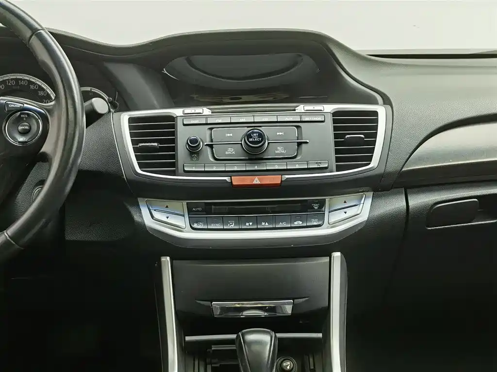 Honda Accord 2014 — фото 12
