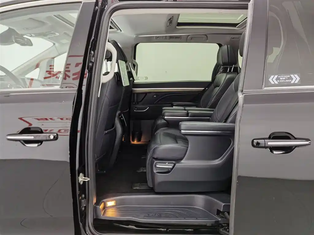 GAC Motor Trumpchi M8 2021 — фото 15