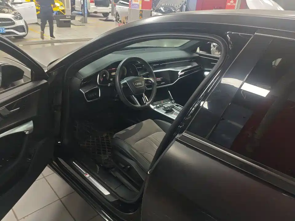 Audi A6L 2021