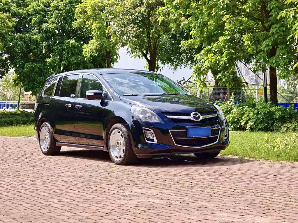 Mazda 8 2013