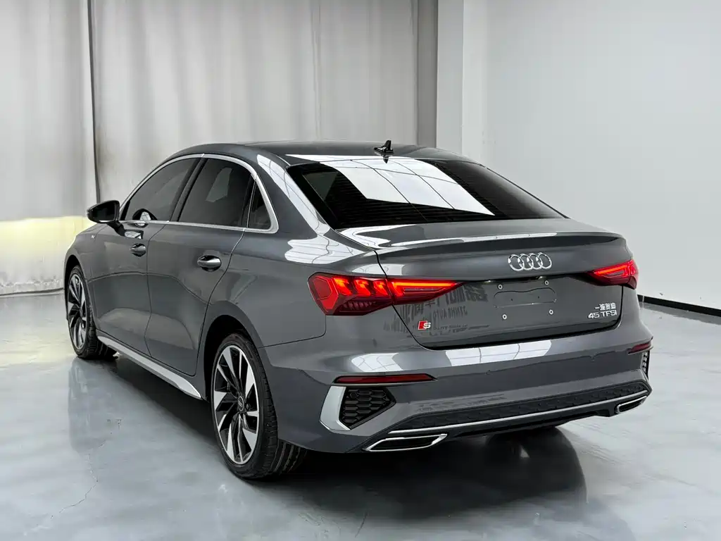 Audi A3 2023 — фото 12