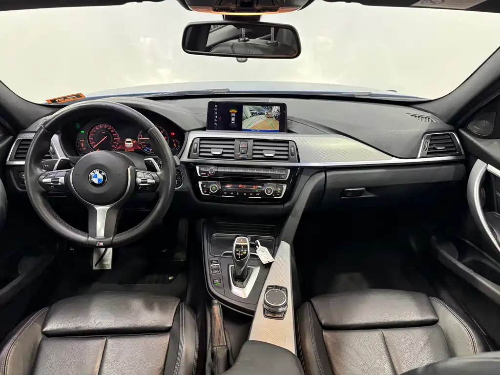 BMW 3 Series 2018 — фото 15