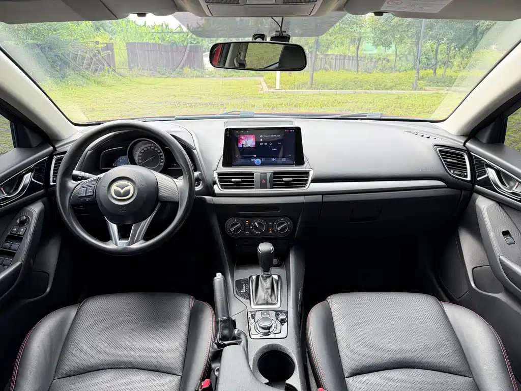 Mazda 3 Axela 2016 — фото 8