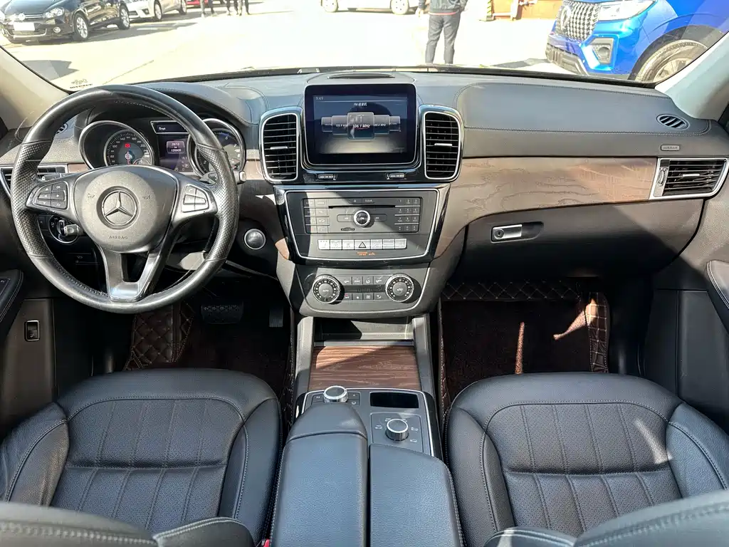 Mercedes-Benz GLE 2018 — фото 20