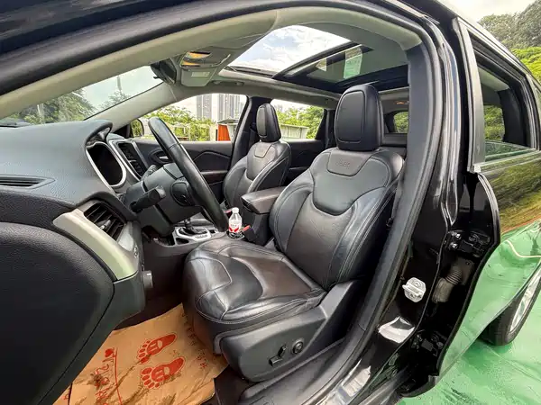 Jeep Cherokee 2016