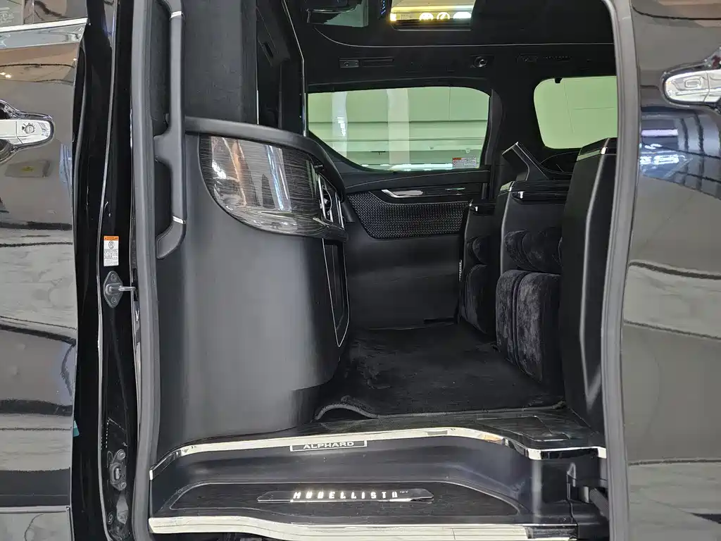 Toyota Alphard 2019 — фото 13