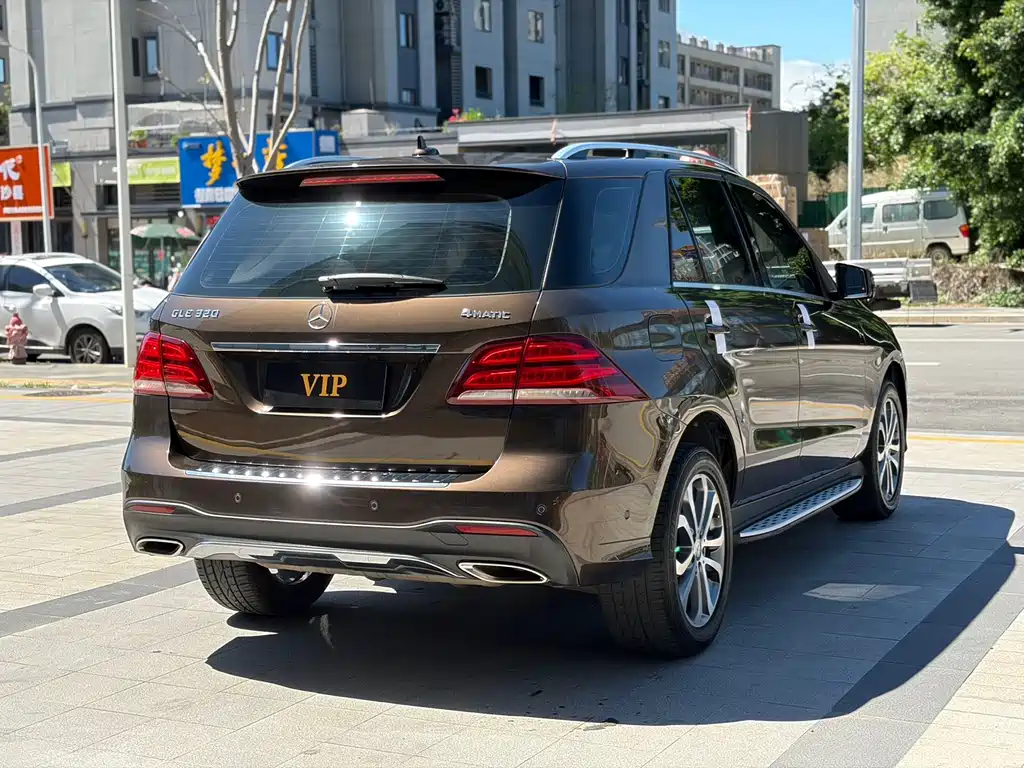 Mercedes-Benz GLE 2016 — фото 19
