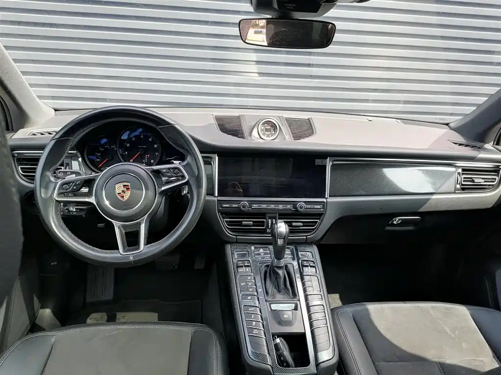 Porsche Macan 2019 — фото 12