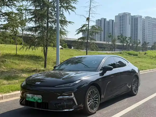 Geely Galaxy Starshine 8 2025