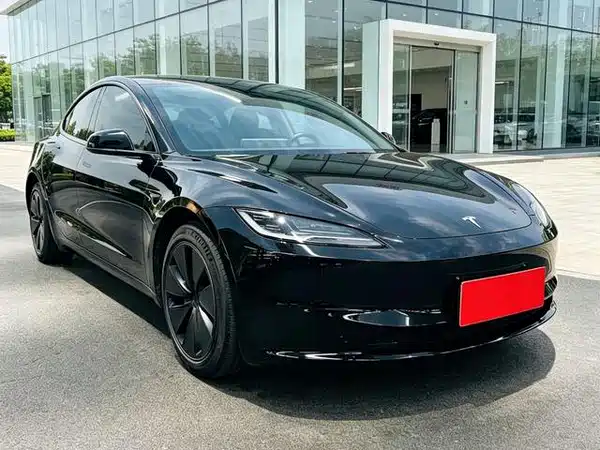 Tesla Model 3 2024