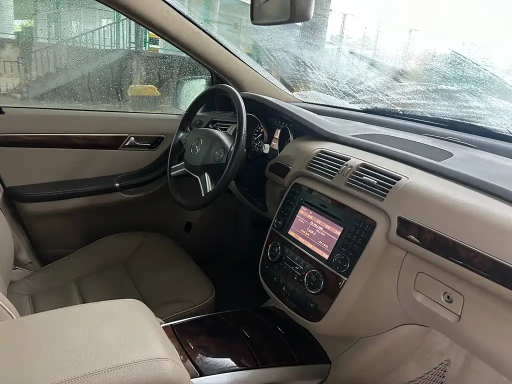 Mercedes-Benz R-Class 2012
