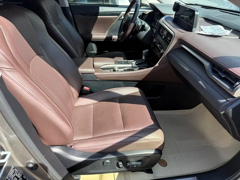 Lexus RX 2022 — фото 17