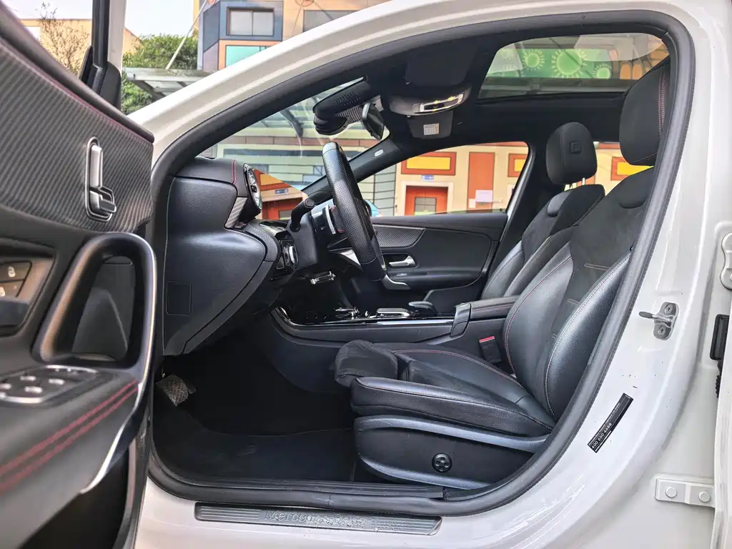 Mercedes-Benz A-Class 2023 — фото 6