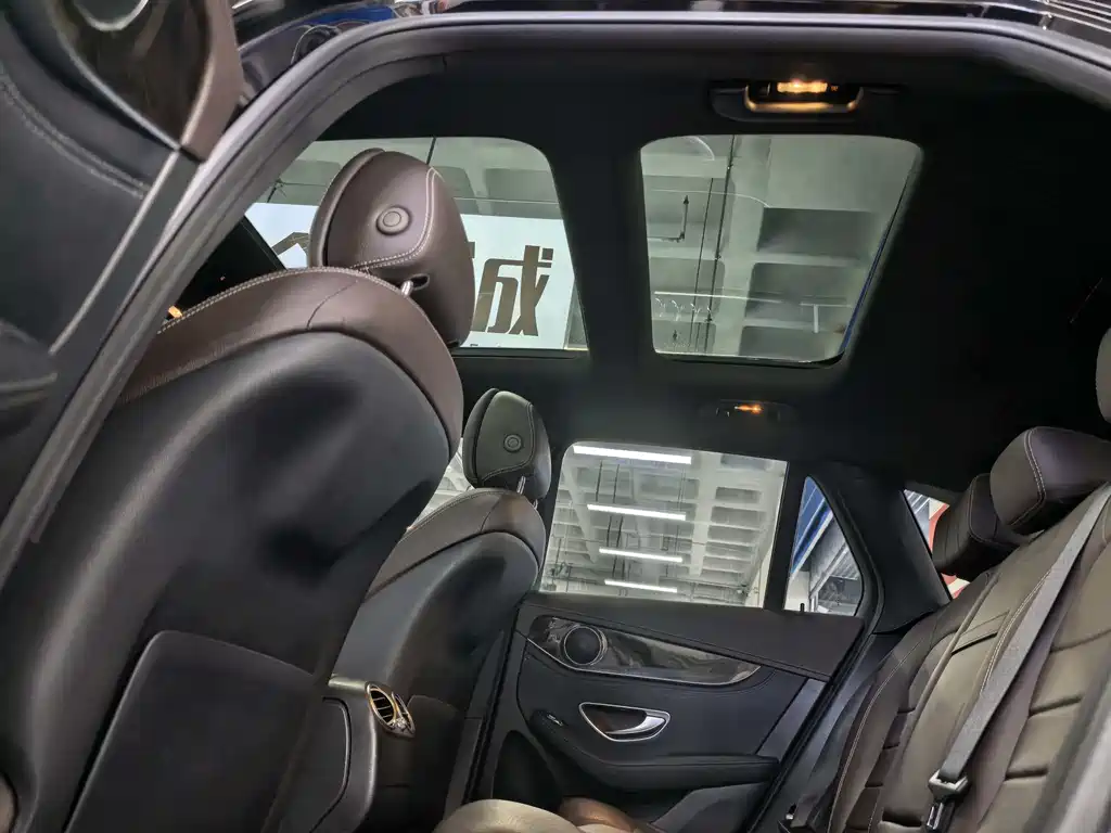 Mercedes-Benz GLC 2018 — фото 11