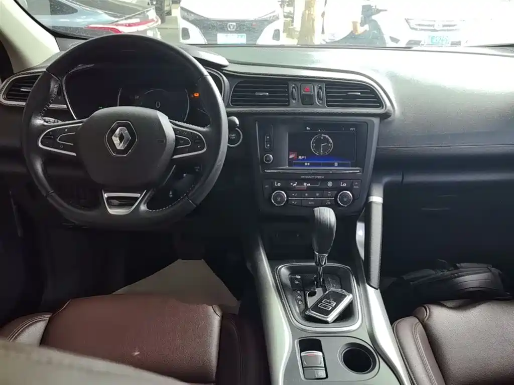 Renault Kadjar 2018 — фото 10